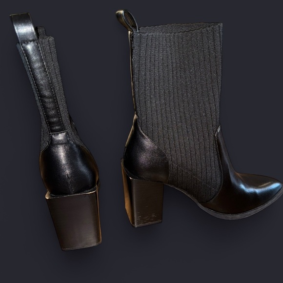 Elegant Black Ankle Boots - Picture 2 of 5